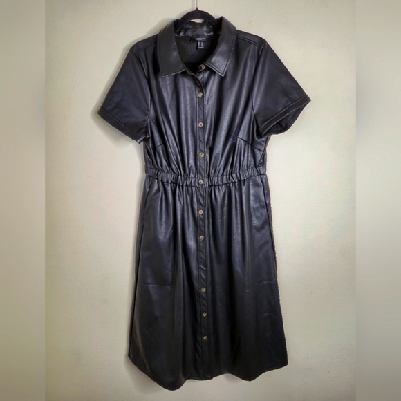 Forever 21 Black Buttoned Midi Dress - Picture 1 of 8